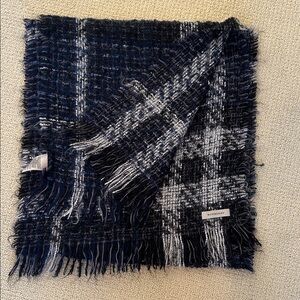 Burberry Navy & White Fringed Plaid scarf women’s or men’s
